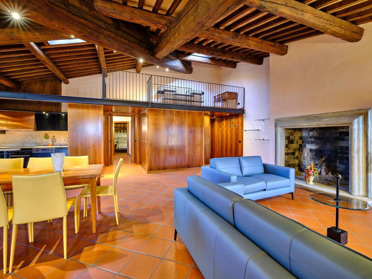 Apartmentsarena - Residenza Degli Scaligeri - Piazza Erbe Verona Exterior photo